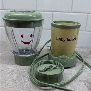 Baby Bullet Magic Bullet Blender Set - Green and Yellow. Excellent condition!